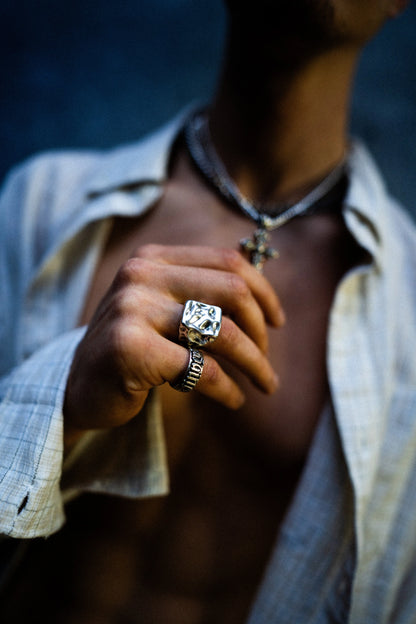 Hammered Signet Ring Aragami